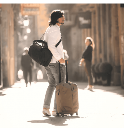 Thule Aion Carry On Spinner 35L